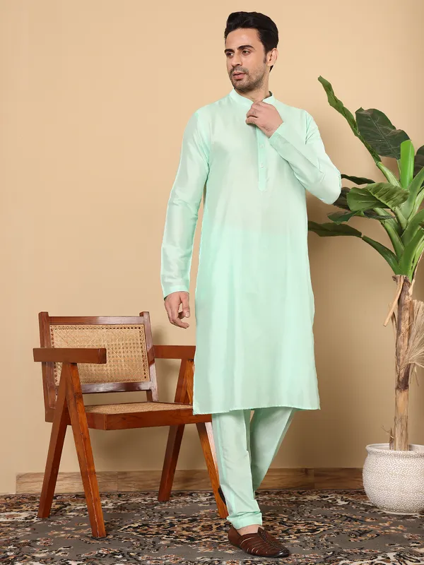 Men's_Sea_Green_Straight_Viscose_Silk_Kurta_with_Slub_Effect,and_Sea_Green_solid_trouser_style_churidar,_has_an_elasticated_waistband