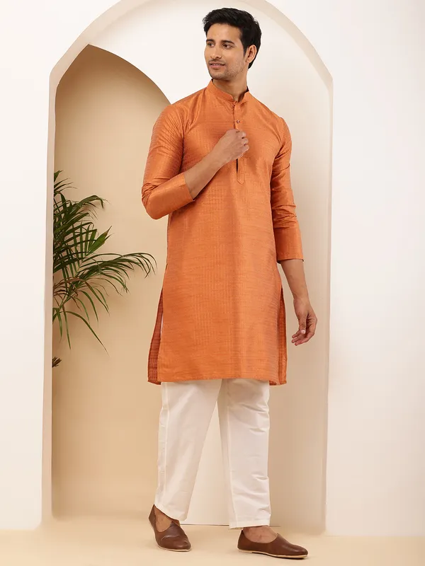 Men_Rust_Orange_Textured_Straight_Kurta_with_Chanderi_Off_white_Pyjama