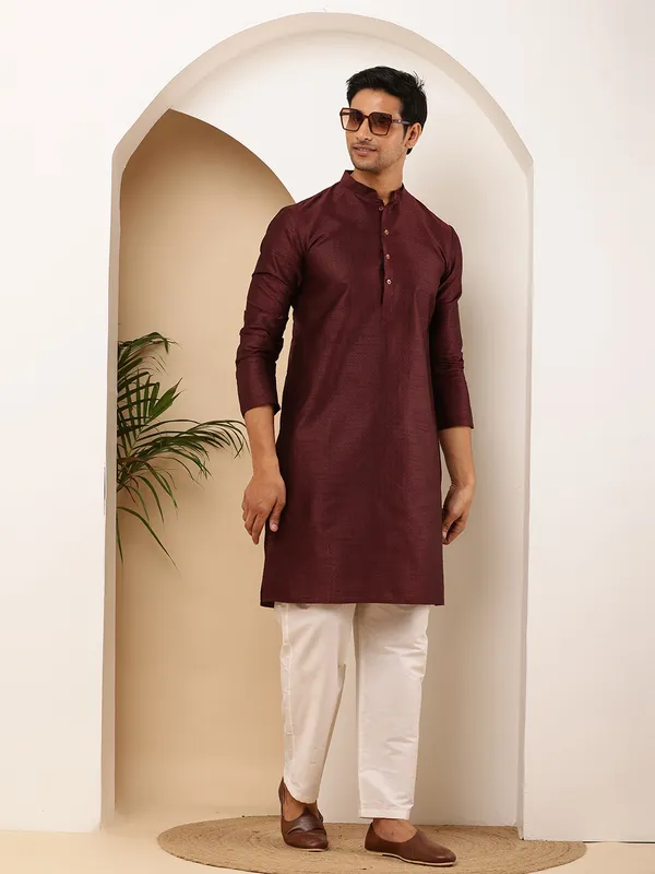 Elegant_Maroon_Kurta_for_Men_with_White_Pyjama