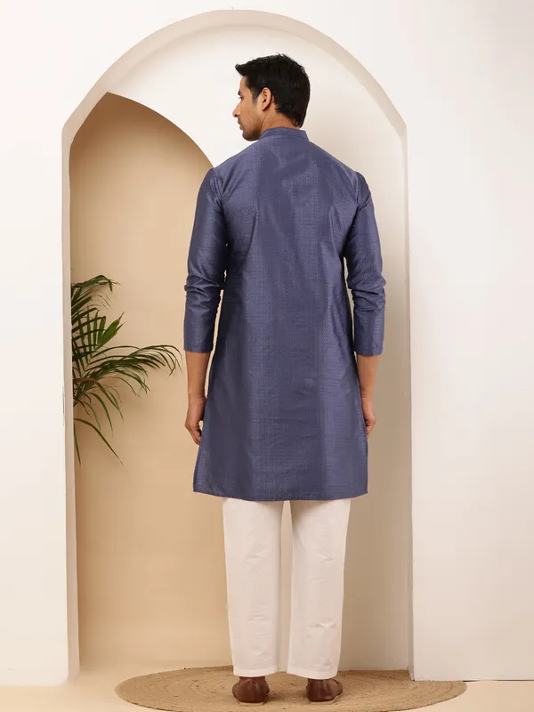 Men_Navy_Blue_Textured_Kurta_with_White_Pyjama_Set