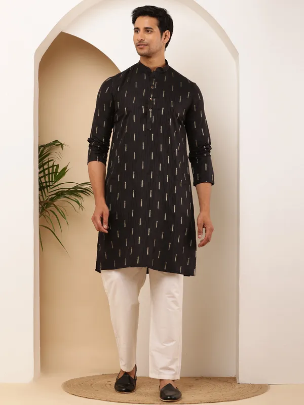 Men_Black_Embroidey_Straight_Kurta_with_White_Pyjama