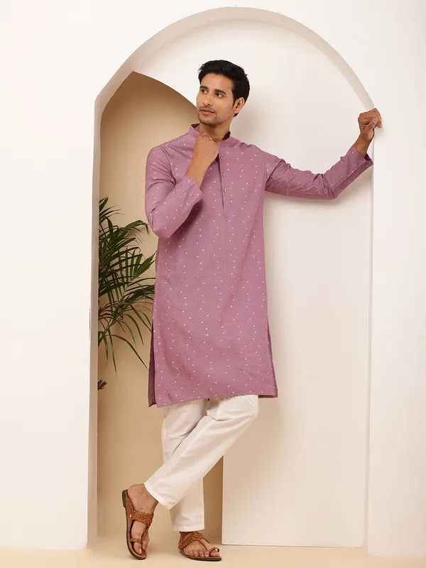 Mauve_Viscose_Blend_Side_Slits_And_Mandarin_Collar_Kurta_For_Men