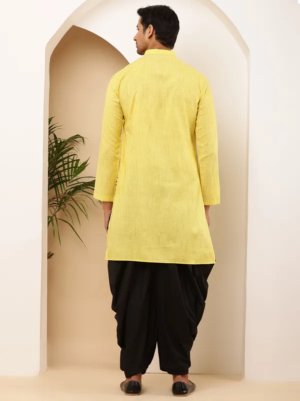 Bright_Yellow_Viscose_Blend_Solid_Finish_And_Mandarin_Collar_Kurta_For_Men