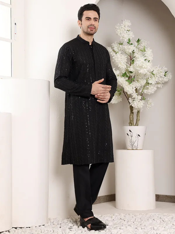 Black_Straight_Viscose_Silk_Embroidery_Kurta_For_Men