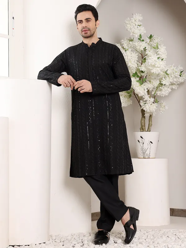 Black_Straight_Viscose_Silk_Embroidery_Kurta_For_Men