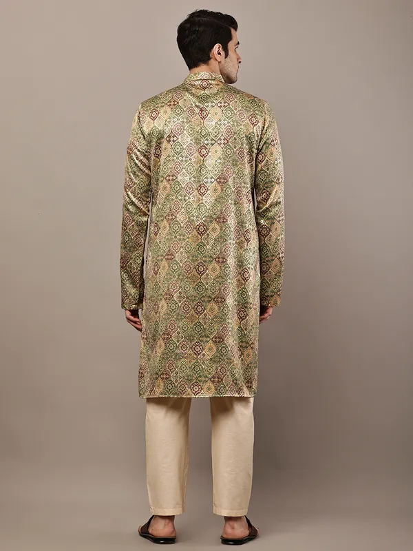 Olive_Green_Printed_Kurta_with_Cream_Pyjama_&_Traditional_Ethnic_Design_For_Men