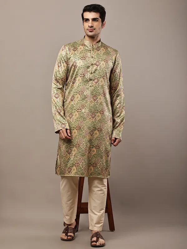 Olive_Green_Printed_Kurta_with_Cream_Pyjama_&_Traditional_Ethnic_Design_For_Men