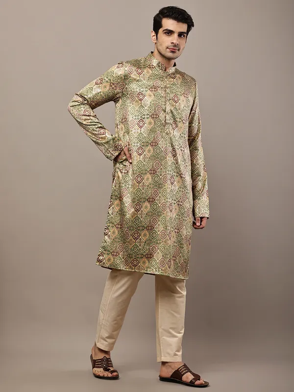 Olive_Green_Printed_Kurta_with_Cream_Pyjama_&_Traditional_Ethnic_Design_For_Men