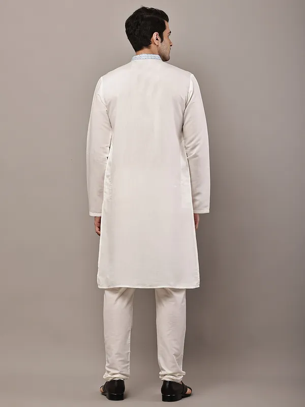 Off-White_Embroidered_Kurta_Set_with_Cream_Pajama_For_Men