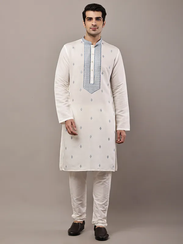 Off-White_Embroidered_Kurta_Set_with_Cream_Pajama_For_Men