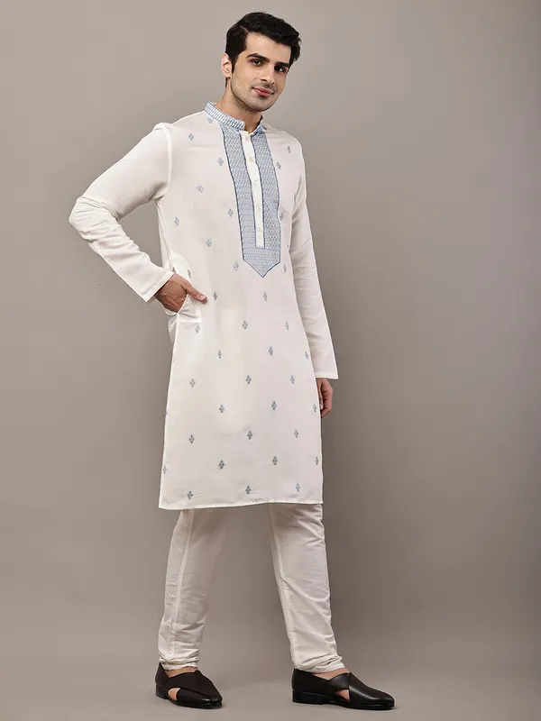 Off-White_Embroidered_Kurta_Set_with_Cream_Pajama_For_Men