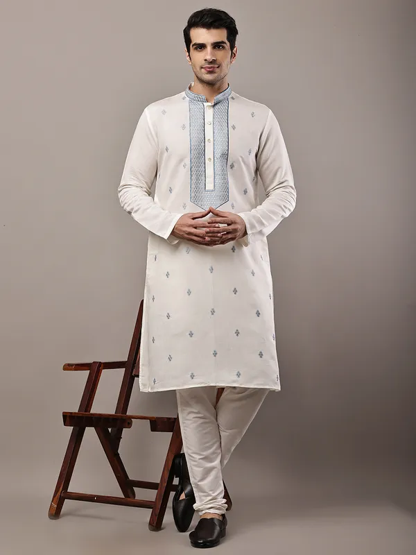 Off-White_Embroidered_Kurta_Set_with_Cream_Pajama_For_Men