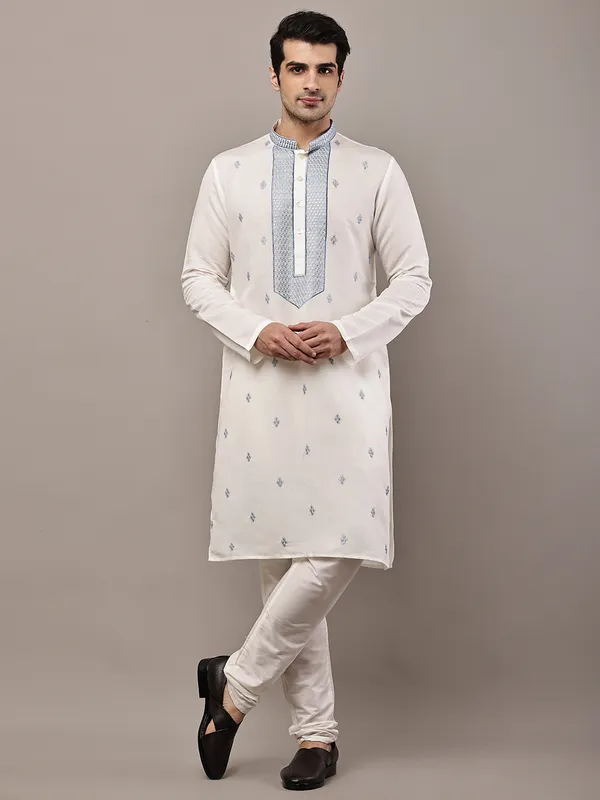 Off-White_Embroidered_Kurta_Set_with_Cream_Pajama_For_Men