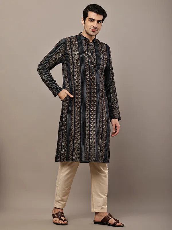 Navy_Blue_Textured_Threadwork_Kurta_with_Traditional_Off-White_Viscose_Pyjama_For_Men