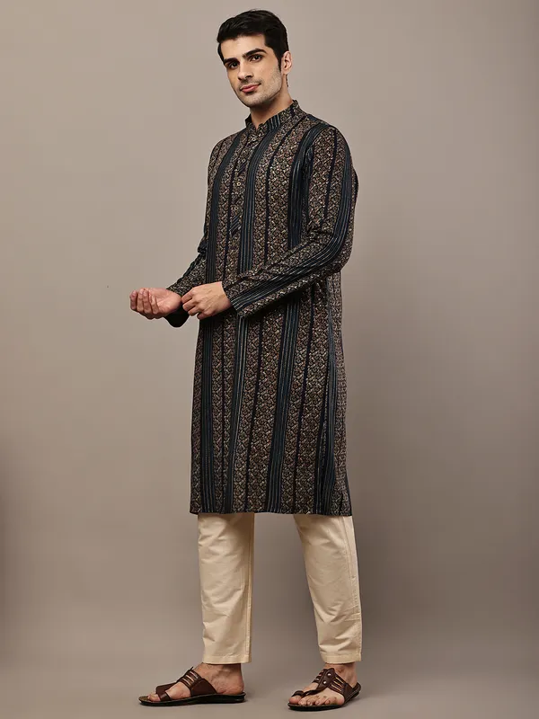 Navy_Blue_Textured_Threadwork_Kurta_with_Traditional_Off-White_Viscose_Pyjama_For_Men