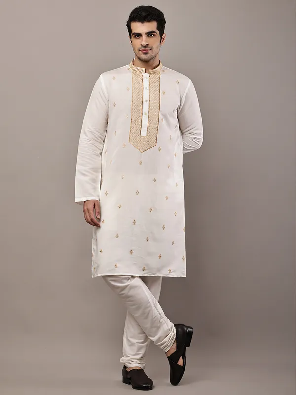 Off-White_Embroidered_Kurta_Set_with_Cream_Pajama_For_Men