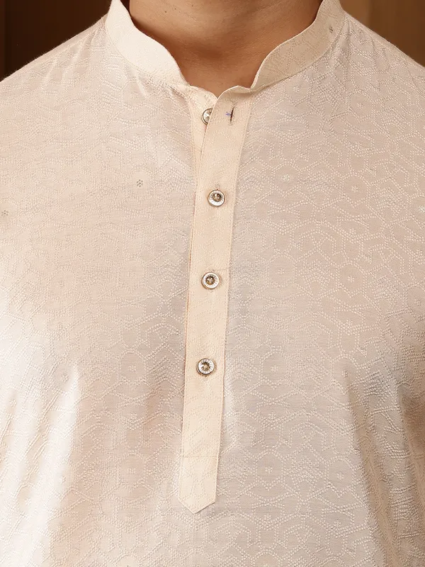 Off-White_Cotton_Elegant_Textured_Finish_Kurta_For_Men