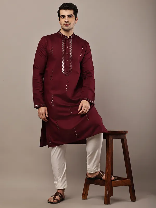 Ivory_Maroon_Textured_Threadwork_Kurta_For_Men