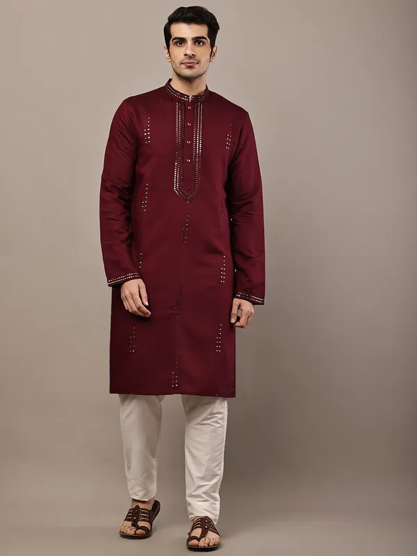 Ivory_Maroon_Textured_Threadwork_Kurta_For_Men