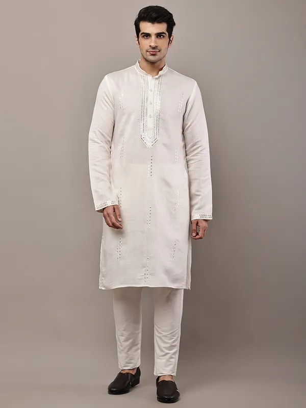 Ivory_White_Textured_Threadwork_Kurta_For_Men