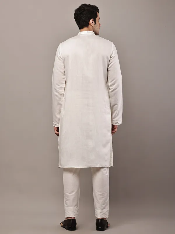 Ivory_White_Textured_Threadwork_Kurta_For_Men