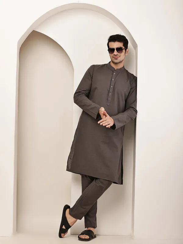 Grey_Straight_Viscose_Silk_Kurta_For_Men