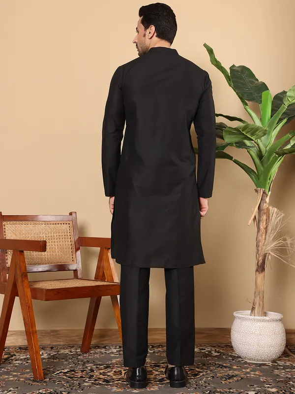 Black_Straight_Viscose_Silk_Slub_Effect_Kurta_For_Men