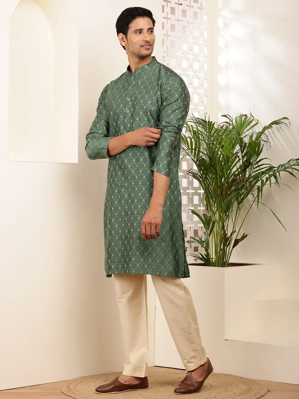 Dark_Green_Cotton_Floral_Print_Design_Kurta_For_Men