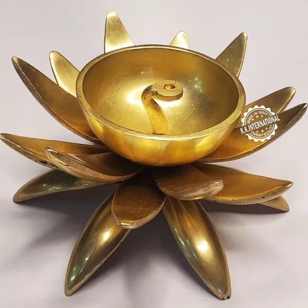 Brass_Lotus_Shape_Diya_With_Decorative_Details