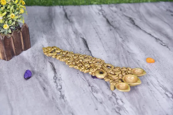 Brass_Aarti_Diya_Handle_For_Temple_And_Home_Decor