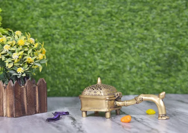 Brass_Dhoop_Dani_|_Antique-Style_Loban_&_Bakhoor_Burner_–_6X3_Inches,_500G