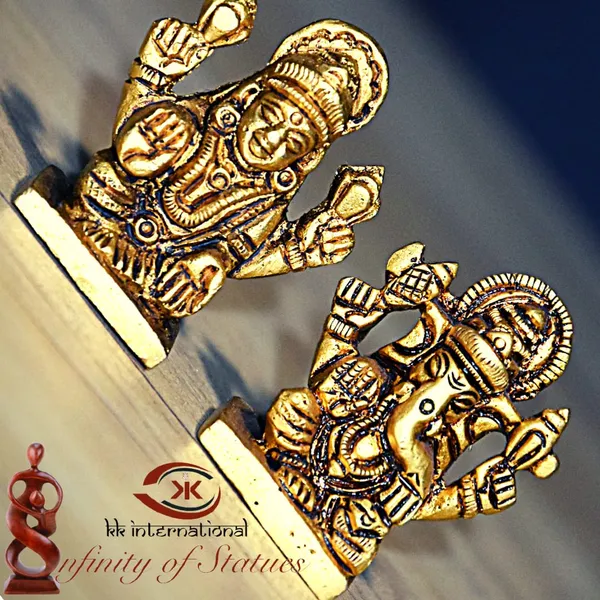 Portable_Laxmi_Ganesh_Idol_–_Brass_Finish_For_Car_&_Gifting_(3_CM,_140_G)