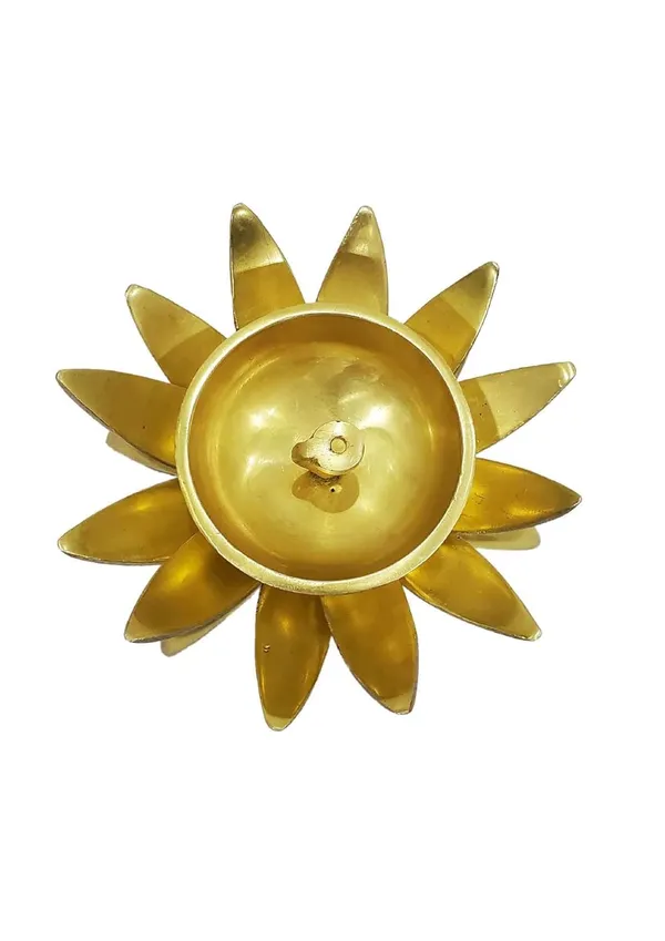 Kamal_Diya_–_Brass_Lotus_Oil_Lamp