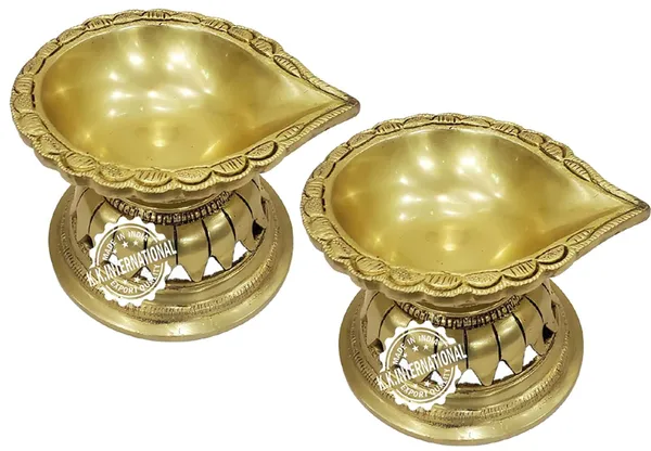 Brass_Diya_For_Living_Room_Office_Antique_Decorative_Gifts_(Pack_Of_2)