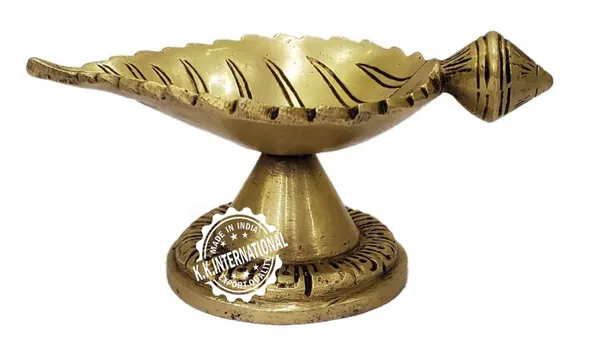 Handcrafted_Brass_Leaf_Diya_–_Traditional_Oil_Lamp