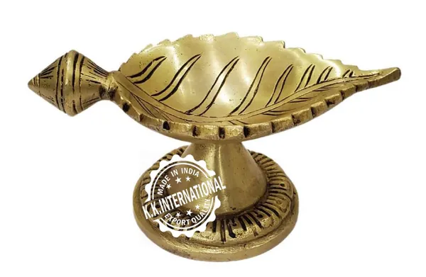 Handcrafted_Brass_Leaf_Diya_–_Traditional_Oil_Lamp