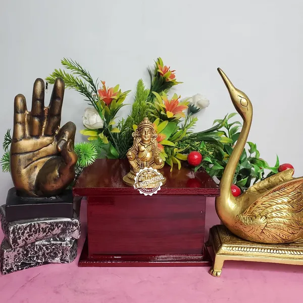 Brass_Kuber_Maharaj_Idol,_Handcrafted_Showpiece