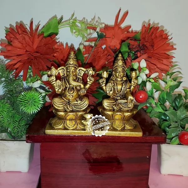 Brass_Laxmi_Ganesh_Idol_Pair,_Standard,_Weight_-_Antique_Yellow,_2_Piece_For_Gifting_&_Home_Decor