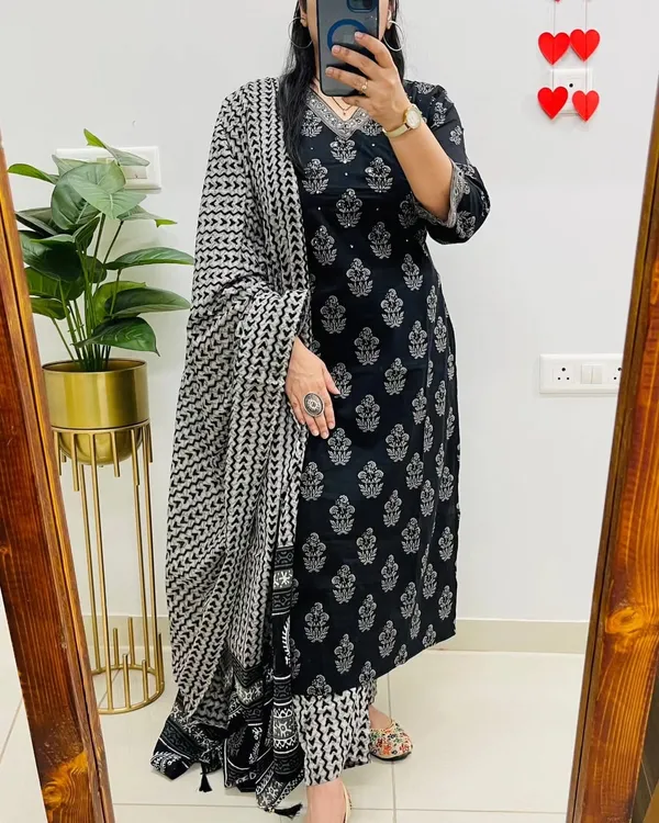 Black_&_White_Floral_Print_Kurta_Set_with_Dupatta