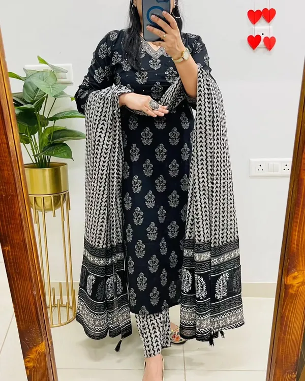 Black_&_White_Floral_Print_Kurta_Set_with_Dupatta