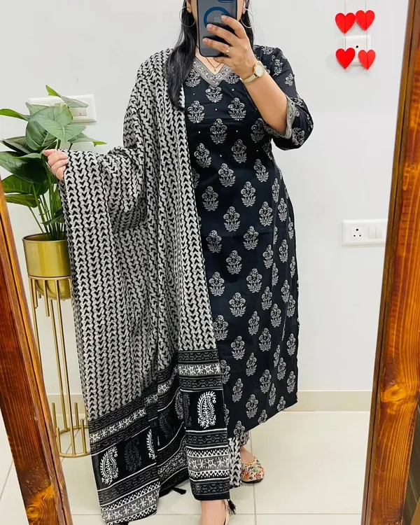 Black_&_White_Floral_Print_Kurta_Set_with_Dupatta