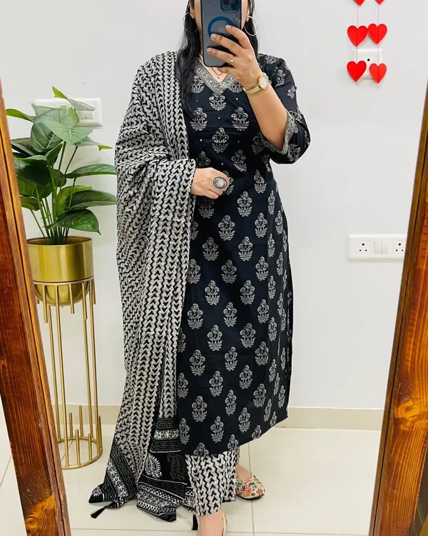 Black_&_White_Floral_Print_Kurta_Set_with_Dupatta