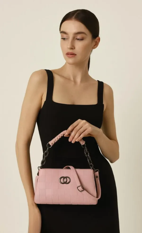 Chic_Textured_Pink_Shoulder_Handbag_with_Chain_Detail