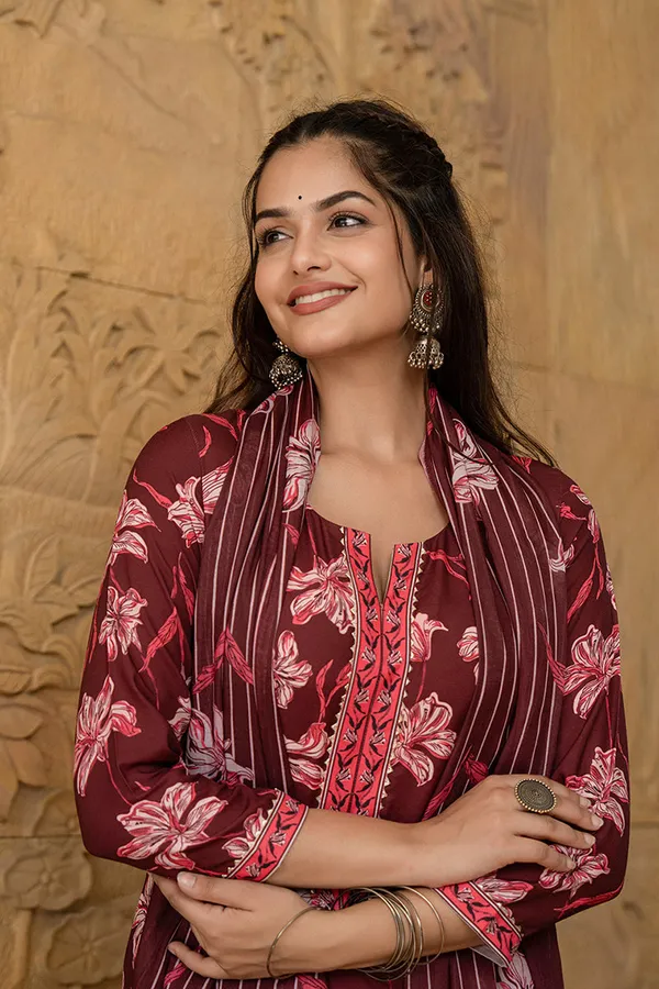 Black_Floral_Printed_Rayon_Kurta_Pant_with_Dupatta,_3pc_set
