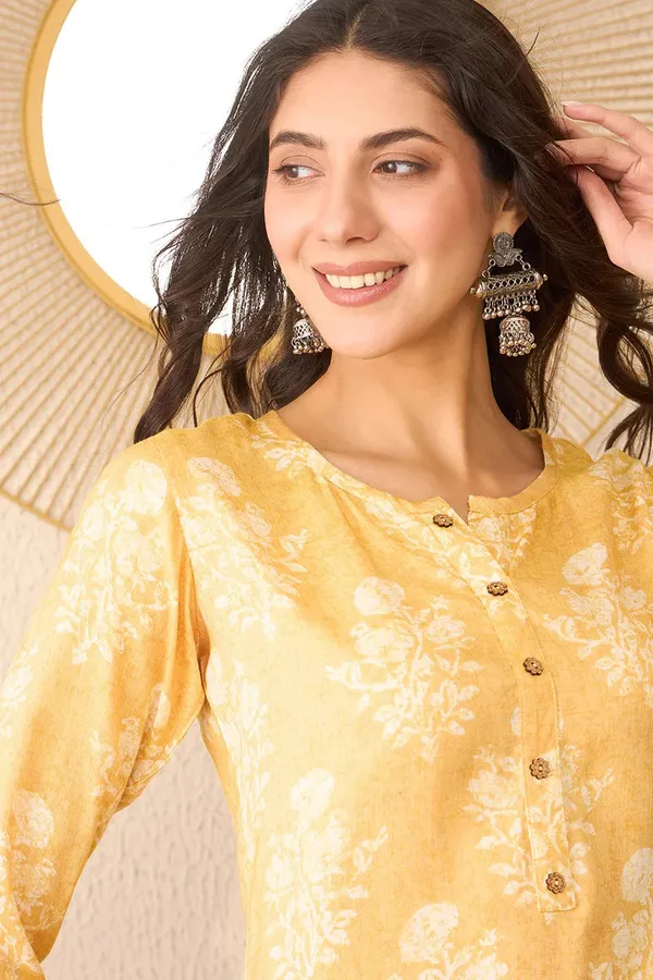 Yellow_Cotton_Blend_Floral_Printed_Regular_Top