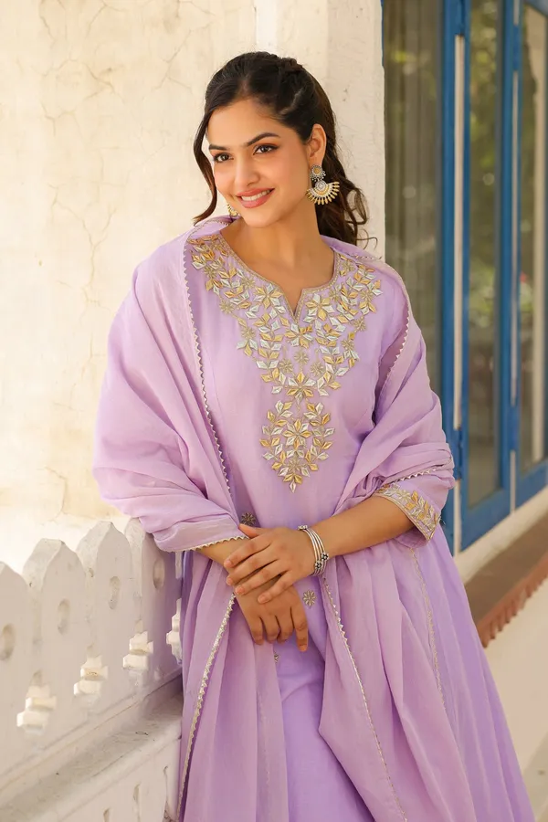Lavender_Mulmul_Gota_Patti_&_Zari_Embroidered_Anarkali_Set