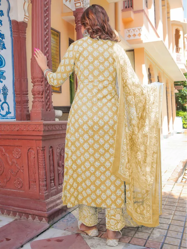 Yellow_Rayon_Premium_&_Elegant_Kurta_&_Pant_Set_With_Dupatta_For_Women_&_Girls