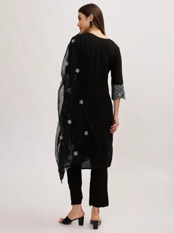 Black_Silk_Premium_&_Elegant_Kurta_&_Pant_Set_With_Dupatta_For_Women_&_Girls