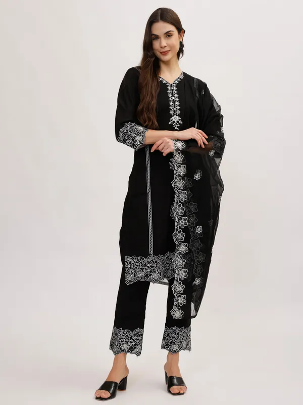 Black_Silk_Premium_&_Elegant_Kurta_&_Pant_Set_With_Dupatta_For_Women_&_Girls
