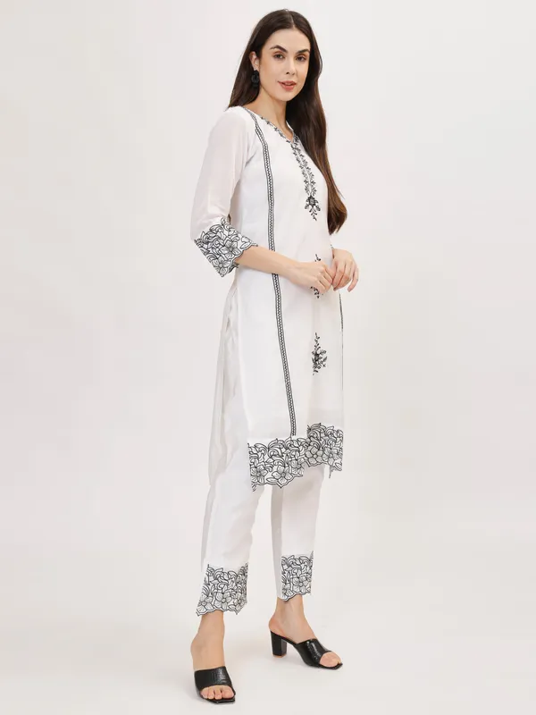 White_Silk_Premium_&_Elegant_Kurta_&_Pant_Set_With_Dupatta_For_Women_&_Girls